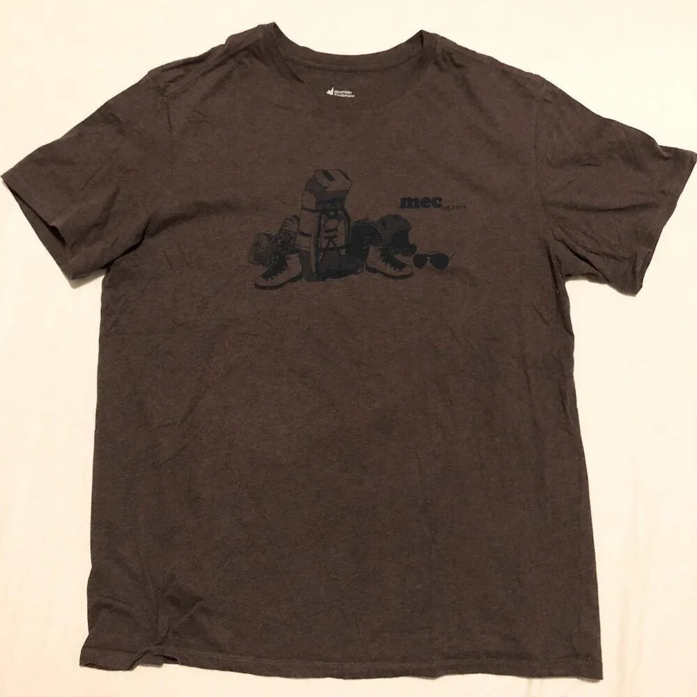 MEC Mountain Equipment Company Mens Tshirt Size XL